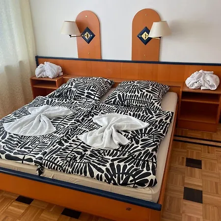 Apartment 3 Bett 3